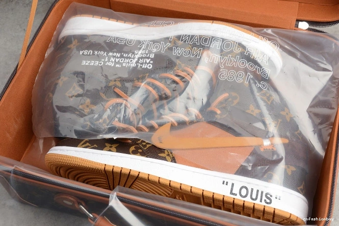 Backboard555088-005 Jordan Retro 1 Air High Shattered OG 0718
